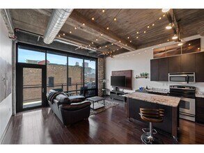 Building Photo - 618 N Washington Ave