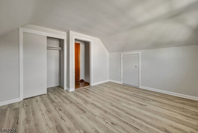Foto del edificio - 122 Westview Ave