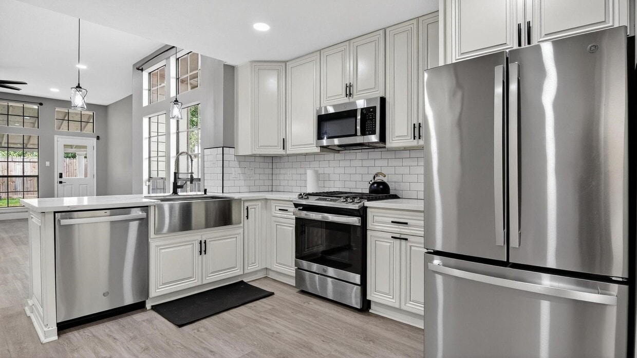 Primary Photo - 4935 Otter Peak Dr