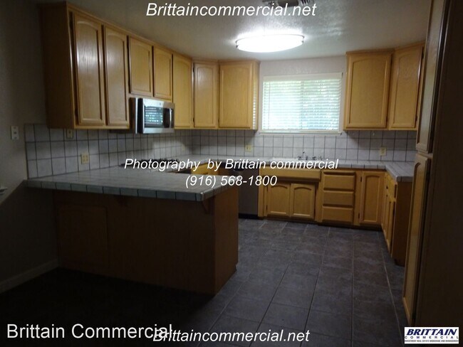 Building Photo - 3 br, 2 bath House - 5201 Virginia Way