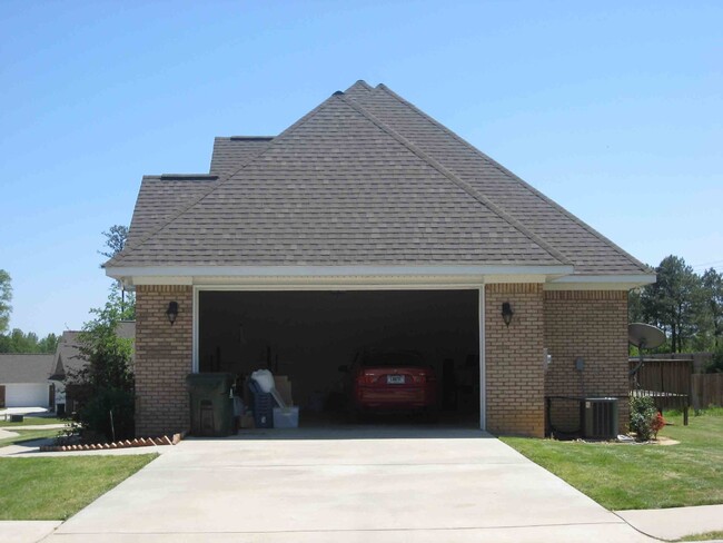 Foto del edificio - Beautiful 3bed/2bath residential home avai...