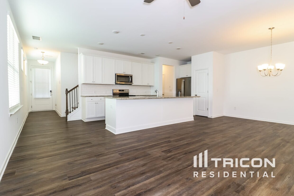 Foto principal - 2100 Rosemary Park Ln