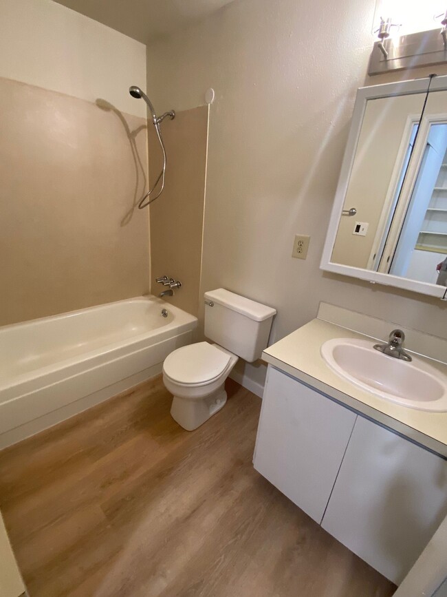 Foto del edificio - Capitol Crest