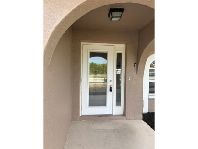 Foto del edificio - BEAUTIFUL 3 Bedroom 2 bath SOUTHWEST CAPE LOCATION!!!!