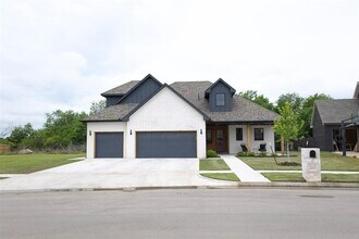 Building Photo - 2117 Aminas Wy