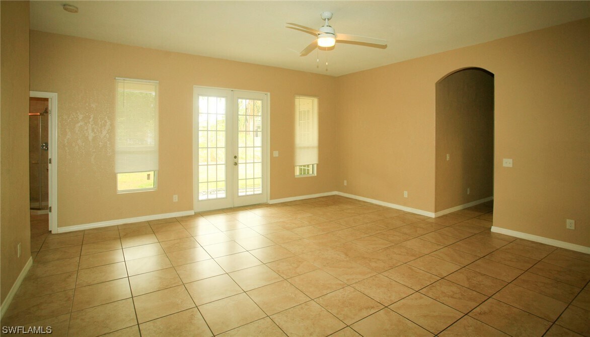 Primary Photo - 2200 Logsdon St
