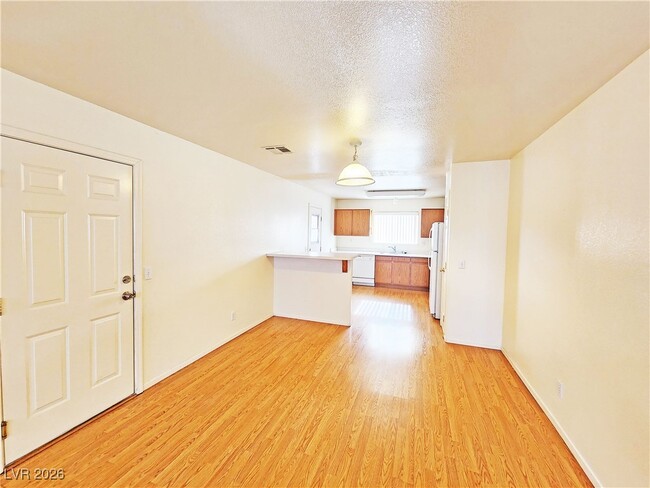 Foto del edificio - 1850 Pershing Ave