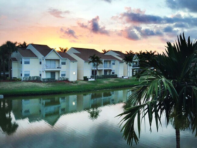 Building Photo - Fully furnished for short or long term ren...