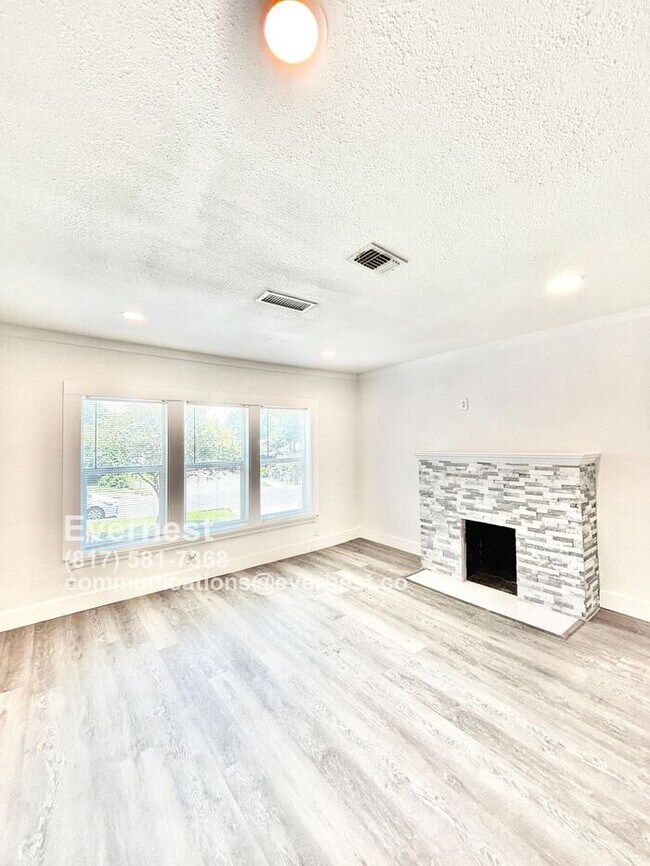 Foto del edificio - 715 W Pembroke Ave