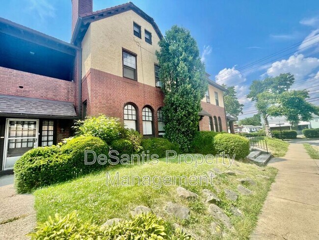 Foto del edificio - 6 Emerson Ave