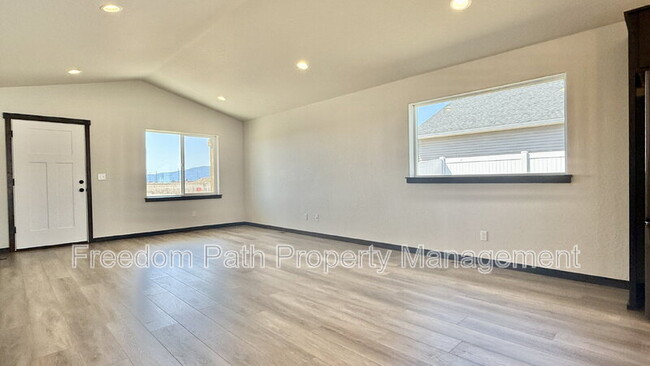 Foto del edificio - 11595 N Railway Ave