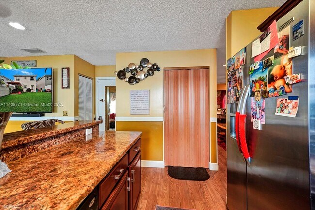 Building Photo - 3 br, 2.5 bath House - 6491 Ocean Dr