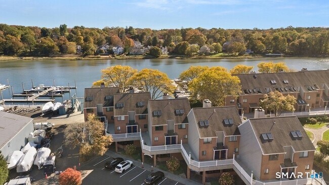 Foto del edificio - 7 River Rd