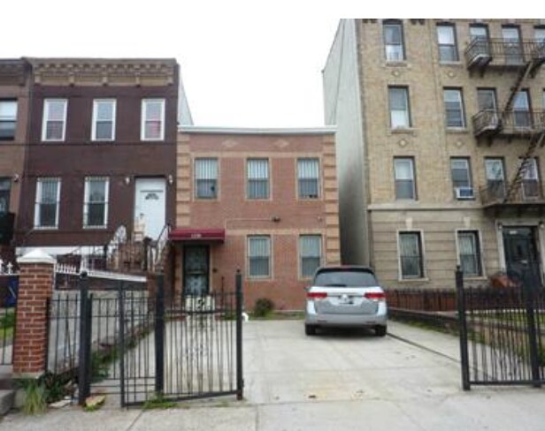 Primary Photo - 1229 Saint Johns Pl