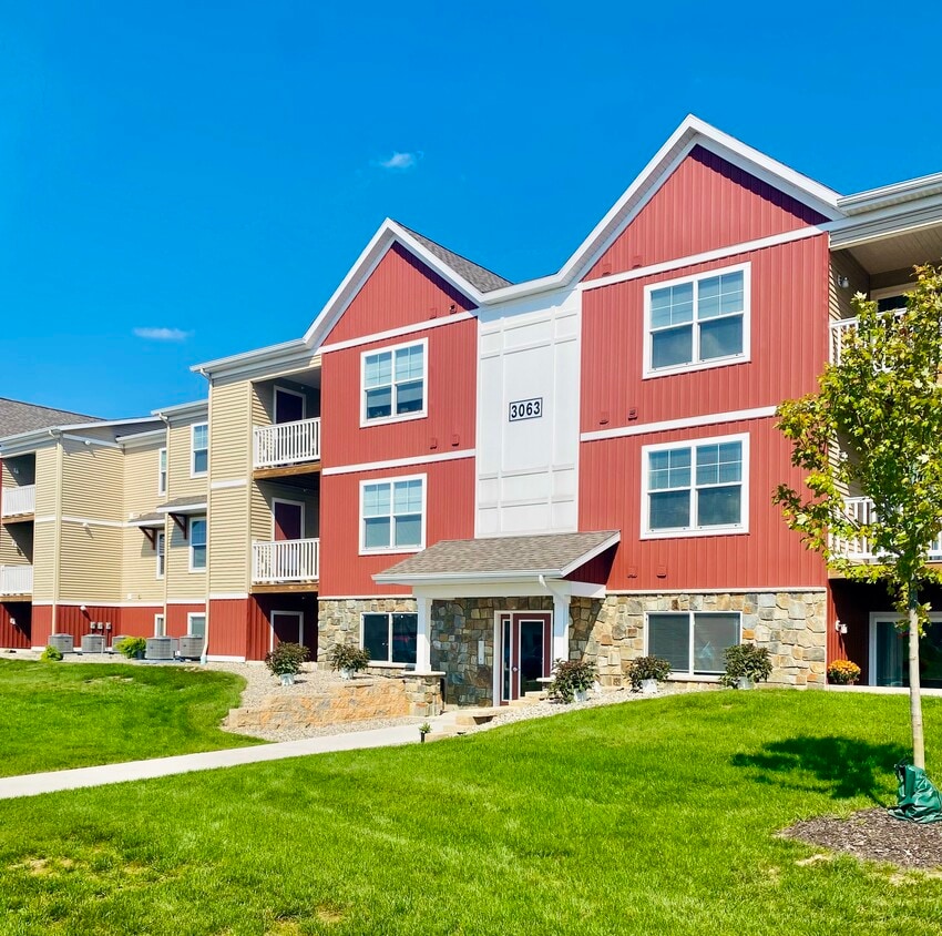 Lamoreaux Farms Apartments in Rockford, MI