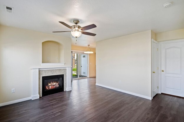 Primary Photo - 1270 N Stephanie Ln