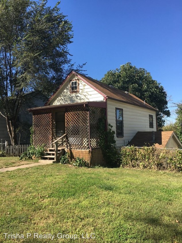 Primary Photo - 618 Oak St