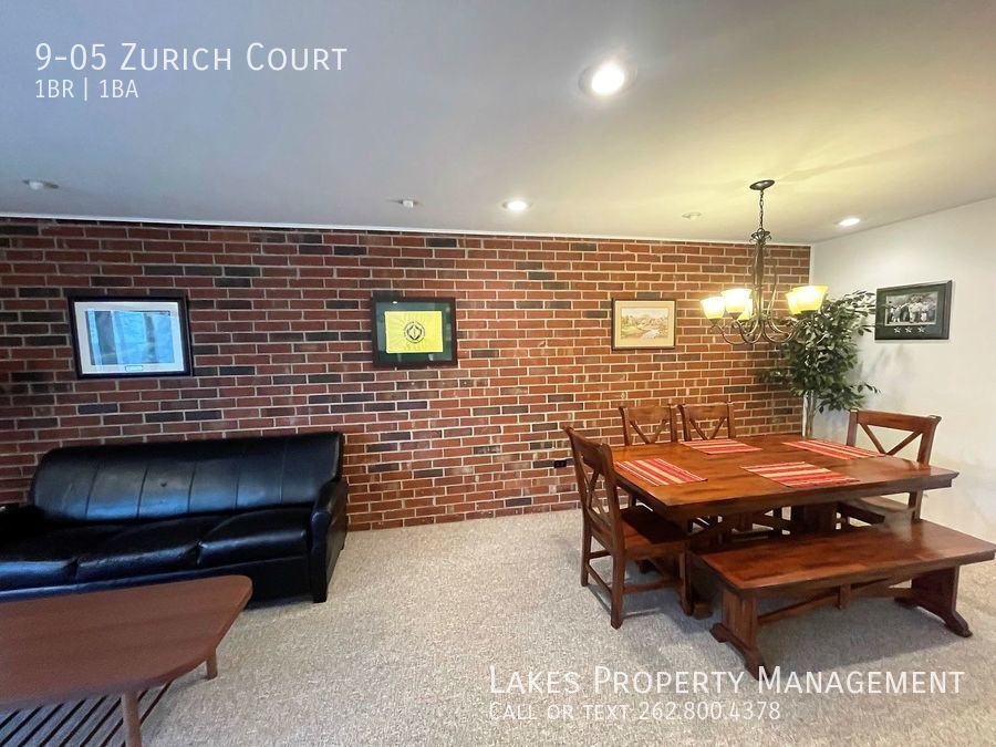 Primary Photo - 9 Zurich Ct