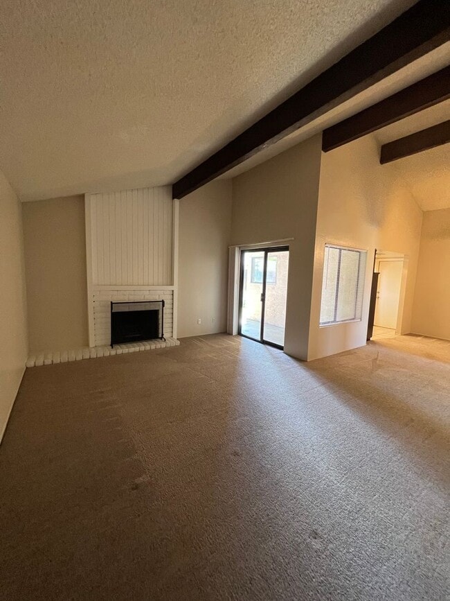 Building Photo - 817 Quail Ln