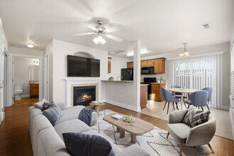 Building Photo - 11045 W Garverdale Ln