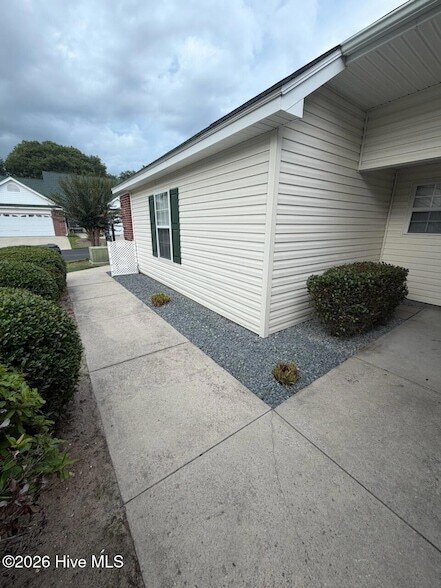 Foto del edificio - 607 Sunset Oaks Ln