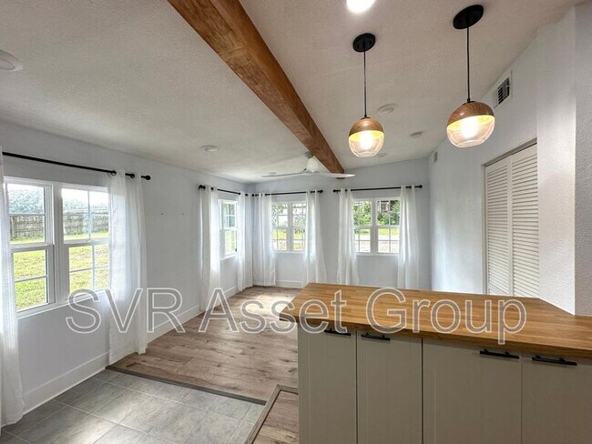 Building Photo - 8054 Graff Ln