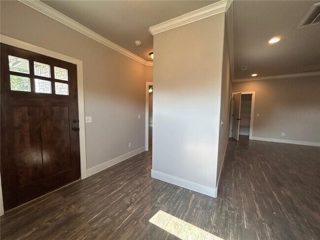 Building Photo - 3100 SW Warberry Ave