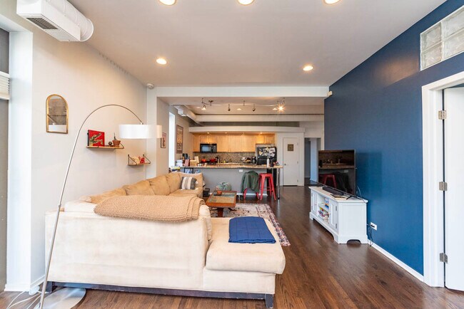 Foto del edificio - 811 S Lytle St