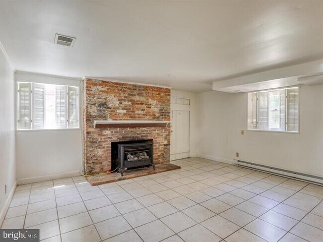 Foto del edificio - 103 N Church St