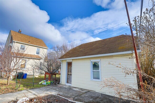 Foto del edificio - 216-64 113th Dr