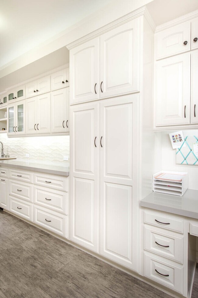 Kitchen - 1167 Roxbury Dr