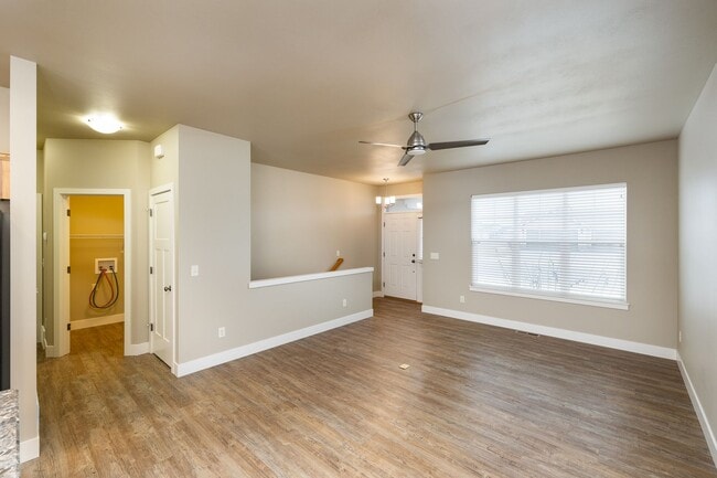 Building Photo - 3 bedroom 2.5 bathroom newer townhome for rent