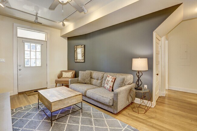 Foto del edificio - 4114 New Hampshire Ave NW