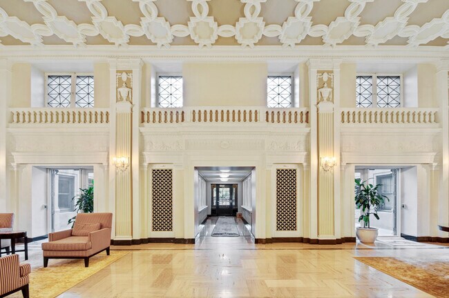 Lobby - 3520 N Lake Shore Dr