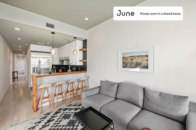 Foto del edificio - Private bedroom in 6 bed/2 bath Home