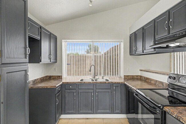 Foto del edificio - 11851 N 76th Dr