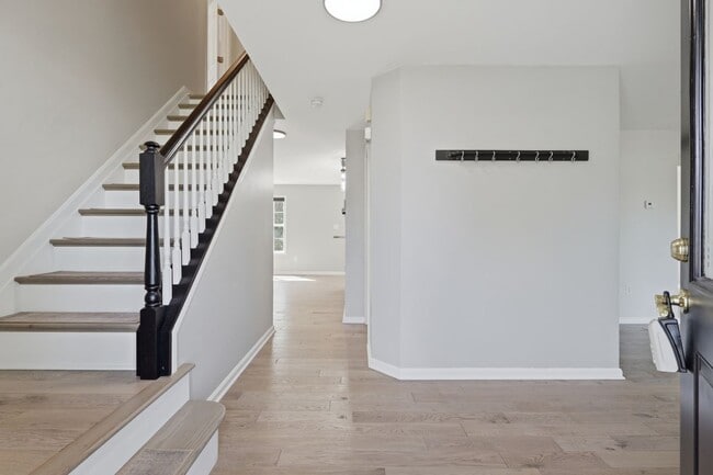 Building Photo - 1949 Winston Dr