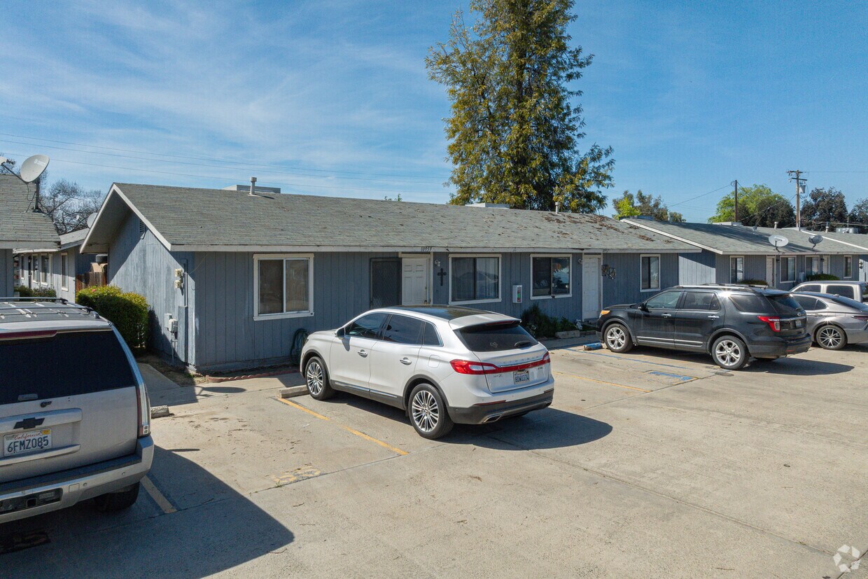 10963 Thompson Dr - Edificio - 10963 Thompson Dr