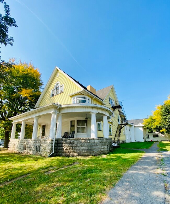 14 unit apartment building, Village of Churchville - 29 S Main St