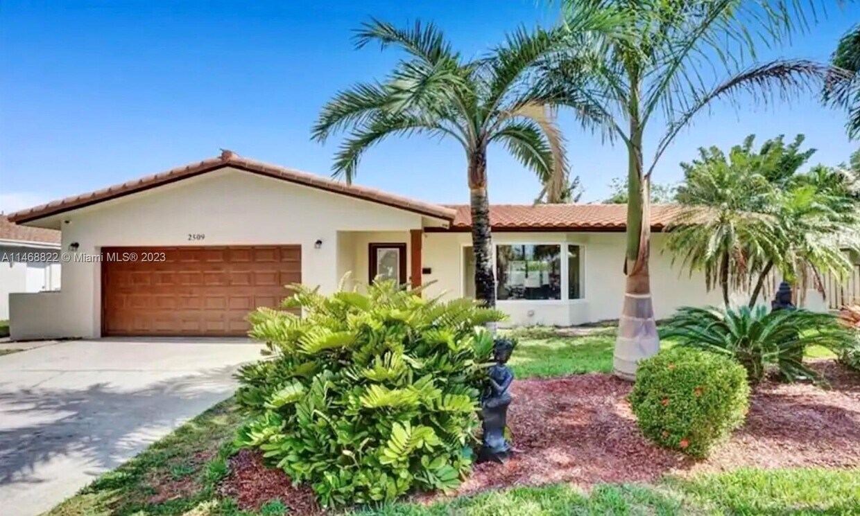 Foto principal - 2509 NE 35th Dr