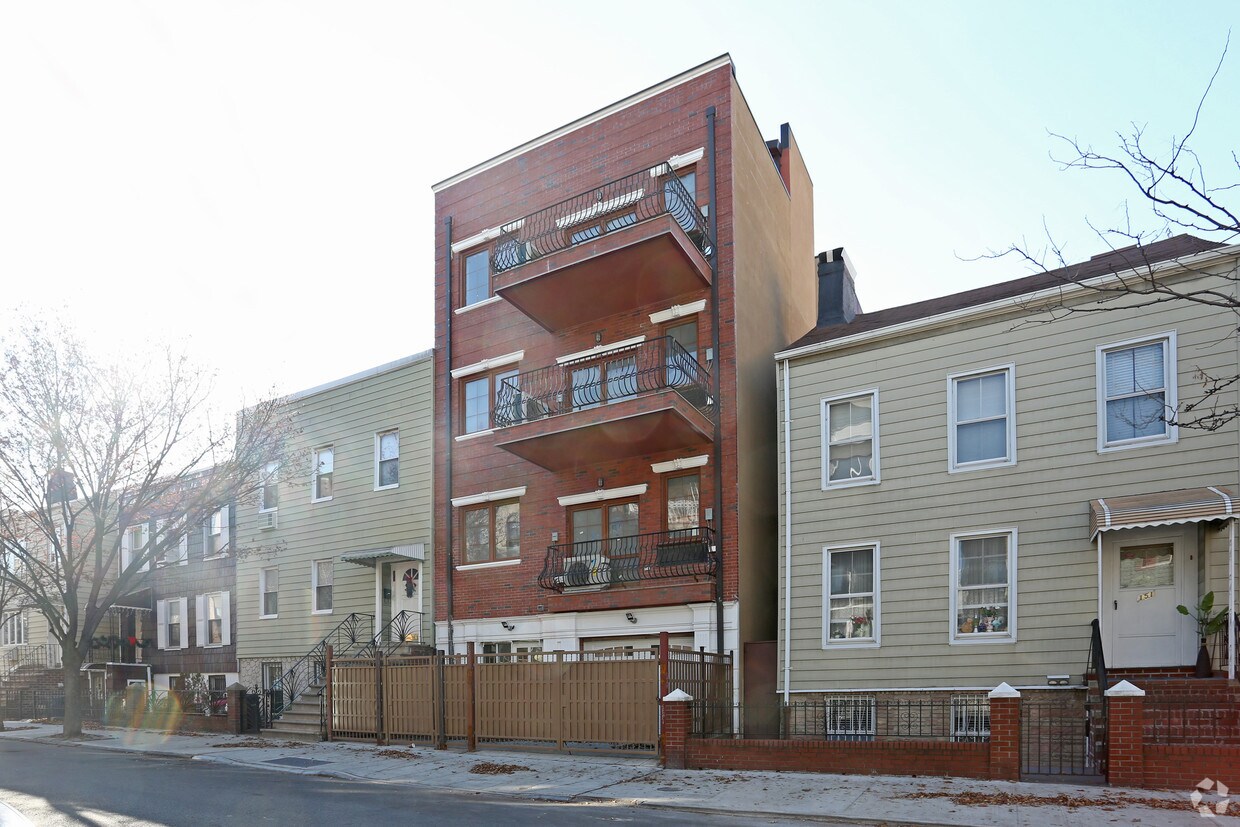Primary Photo - 149 Newell St