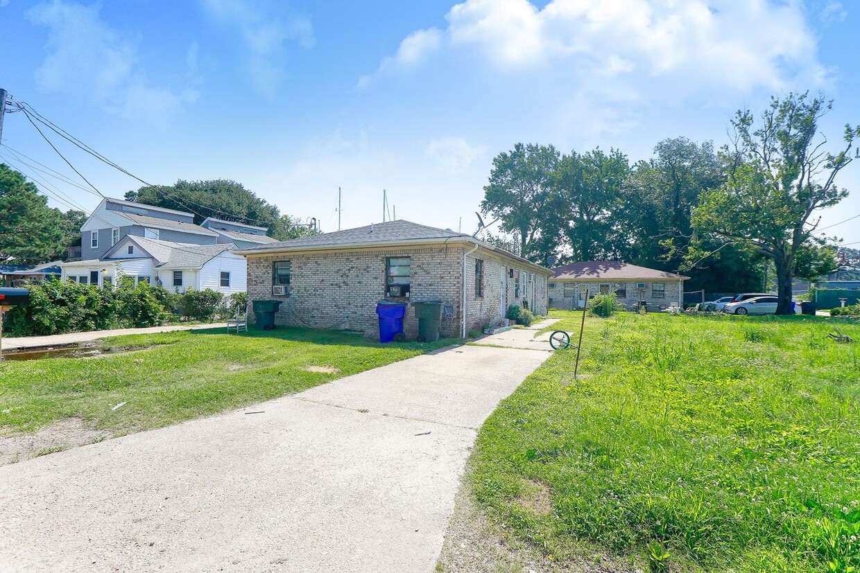 Primary Photo - 8104 Turner Rd