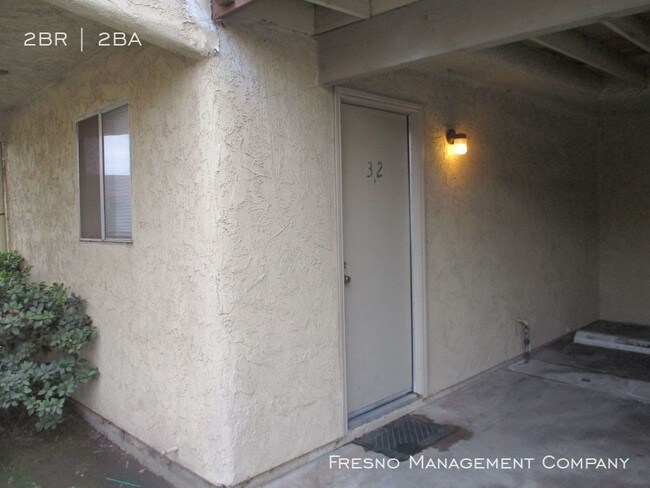 Building Photo - 815 S Demaree St