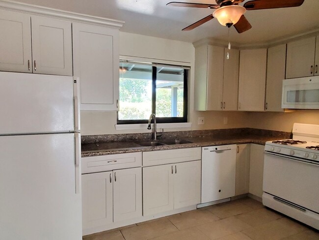 Foto del edificio - Cute Single Family Home, Newer kitchen, Ne...