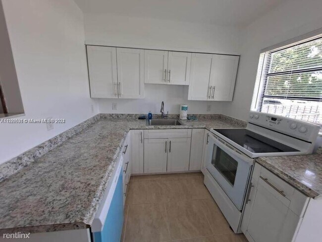 Foto del edificio - 3 br, 2 bath House - 600 NW 5th Ct