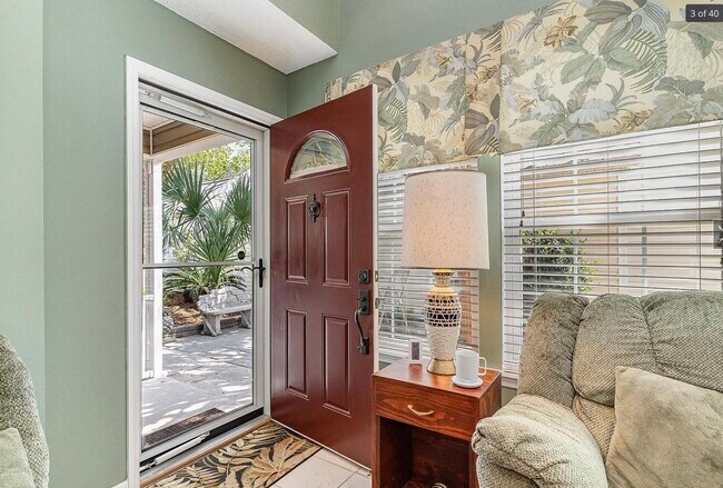 Foto del edificio - 203 Lyons Cove Dr