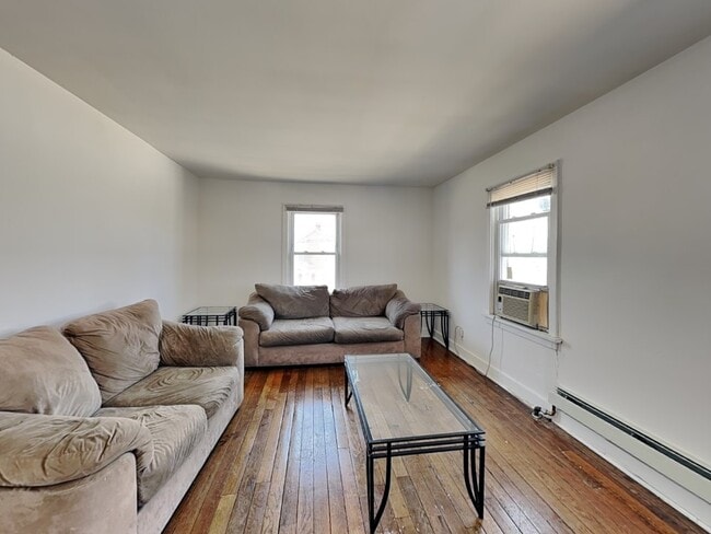 Building Photo - 33 E Chalmers St