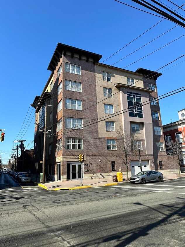 Foto principal - 4401 Park Ave