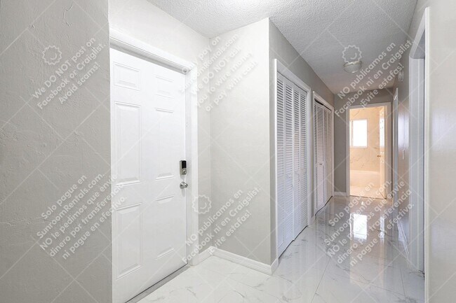 Foto del edificio - 4424 Purdy Ln A