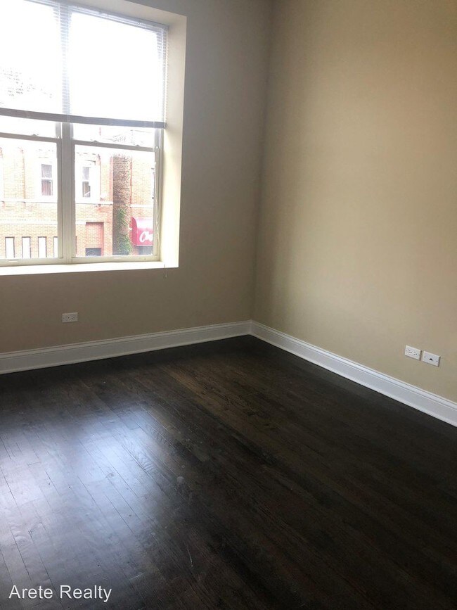 Foto del edificio - 3821 W Montrose Ave